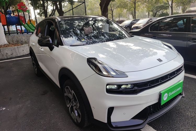 领克06 2023款 Remix 1.5T 劲Halo车身外观3