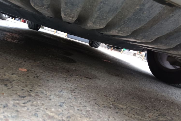 奔驰C级 2017款 改款 C 200 L 运动版局部细节9008