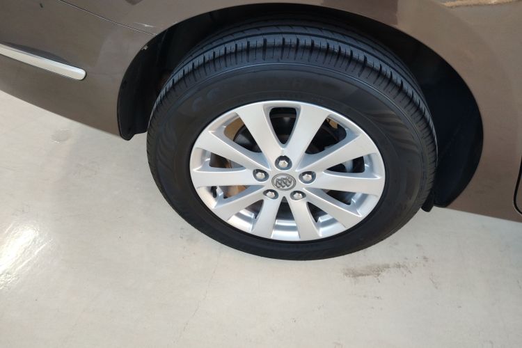 别克GL8 2017款 25S 舒适型 国V车身外观6004