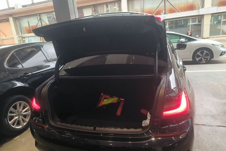 宝马3系 2022款 改款 320Li M运动套装机舱底盘23