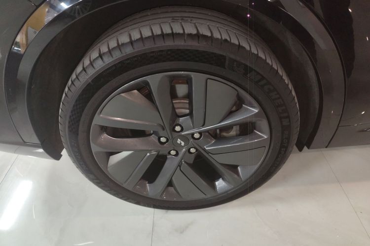 理想汽车 理想L9 2024款 Ultra车身外观6002