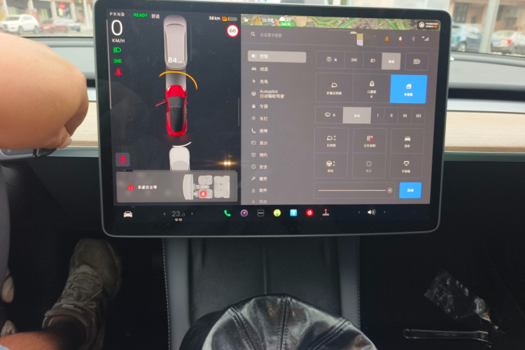 特斯拉 Model 3 2022款 后轮驱动版中控内饰16