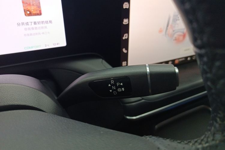 小鹏P7 2023款 P7i 702 Max中控内饰18