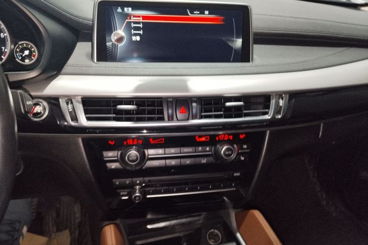宝马X6 2015款 xDrive35i 领先型中控内饰16