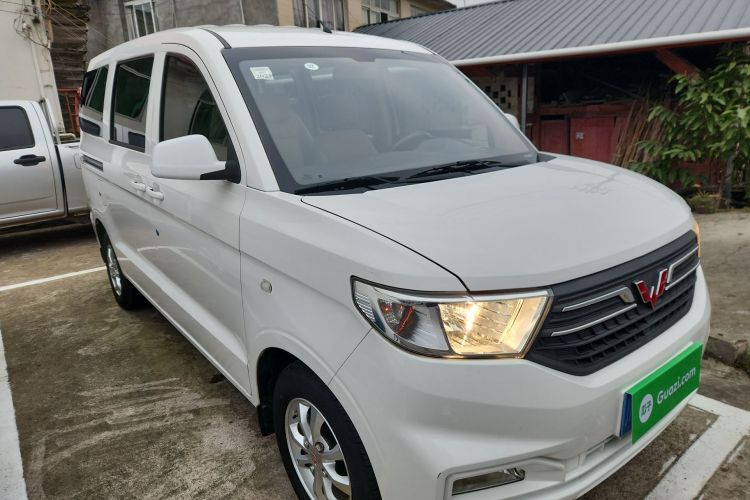 五菱汽车 五菱宏光V 2019款 1.5L劲享版国VI LAR车身外观3