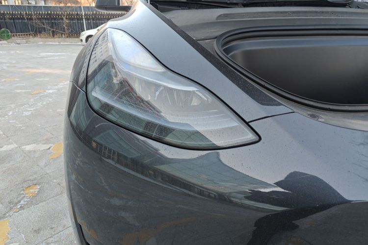 特斯拉 Model Y 2024款 后轮驱动版车身外观8