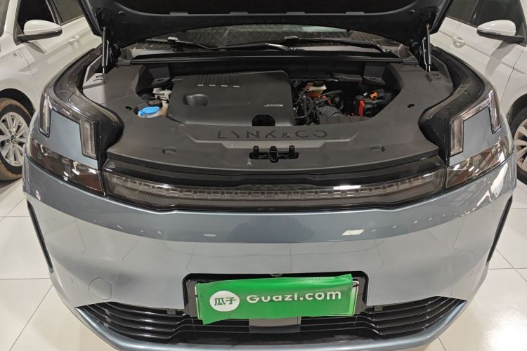 领克08 EM-P 2025款 245km 超长续航Halo机舱底盘24