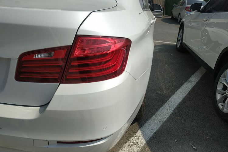 宝马5系 2017款 525Li 领先型车身外观9