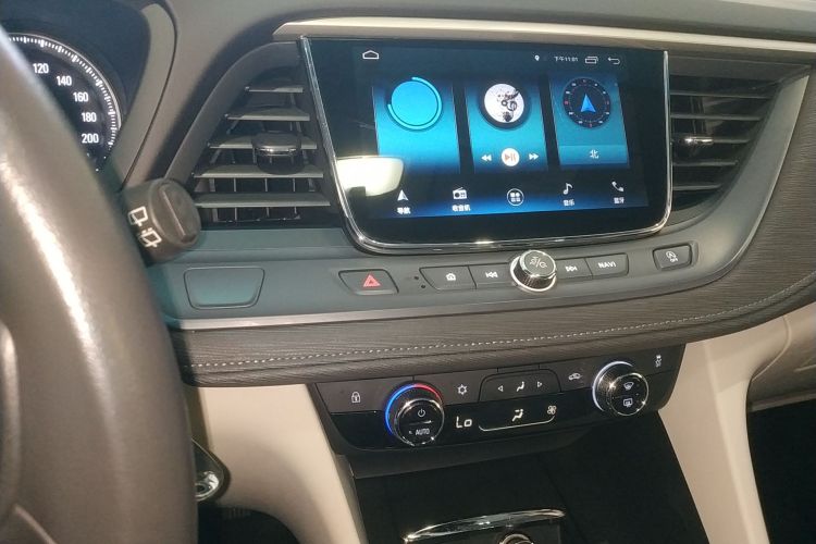 别克GL6 2018款 18T 6座精英型中控内饰16