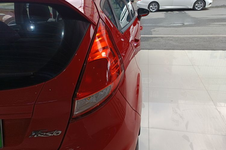 福特 嘉年华 2013款 两厢 1.5L 自动时尚型车身外观6001