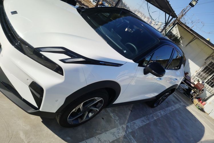 领克06 2025款 Renew 1.5T Halo车身外观4