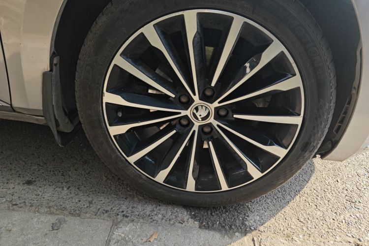 斯柯达 速派 2018款 TSI280 DSG舒适版 国V车身外观10