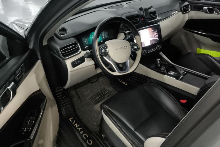 领克02 2019款 1.5T DCT两驱耀Pro版 国VI中控内饰20