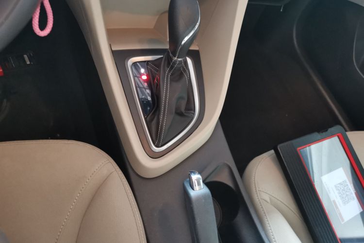 别克 英朗 2015款 15N 自动精英型中控内饰18