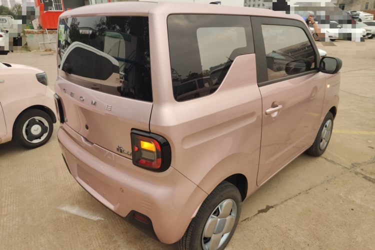 吉利银河 2023款 熊猫mini 200km 耐力熊车身外观7