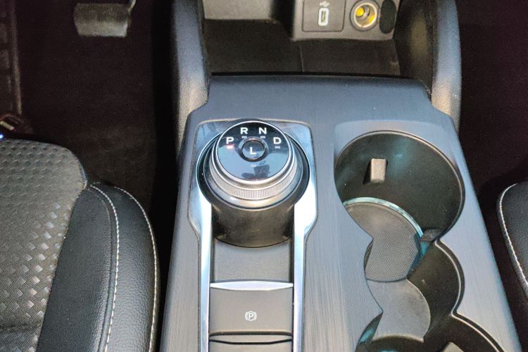 福特 福克斯 2020款 两厢 EcoBoost 180 自动锋潮型局部细节18