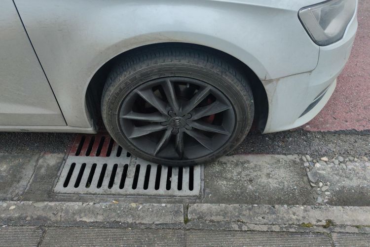 奥迪A3 2016款 Sportback 35 TFSI 进取型车身外观10