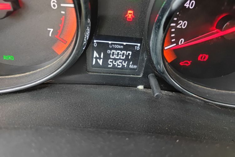 凯翼C3R 2015款 1.5L AMT金钻版中控内饰15