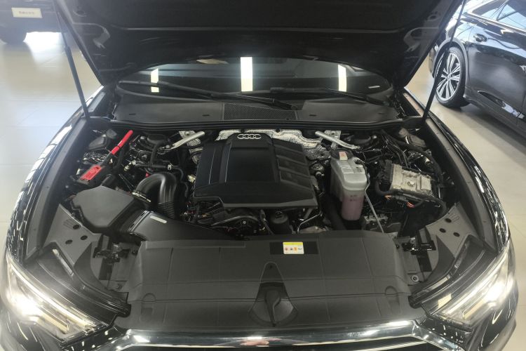 奥迪A6L 2020款 40 TFSI 豪华动感型机舱底盘24