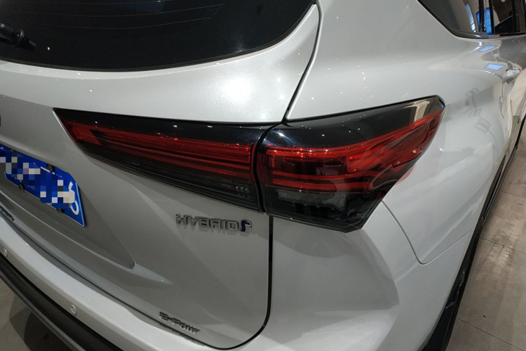 丰田 皇冠陆放 2021款 2.5L HEV四驱精英版车身外观6006