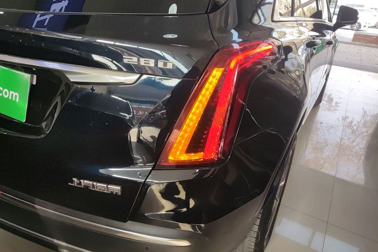 凯迪拉克XT5 2020款 28T 豪华型车身外观9