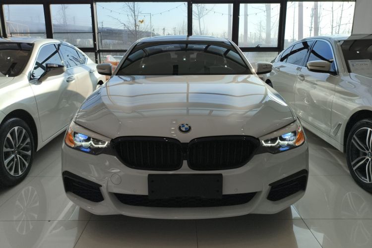 宝马5系 2020款 525Li M运动套装车身外观2