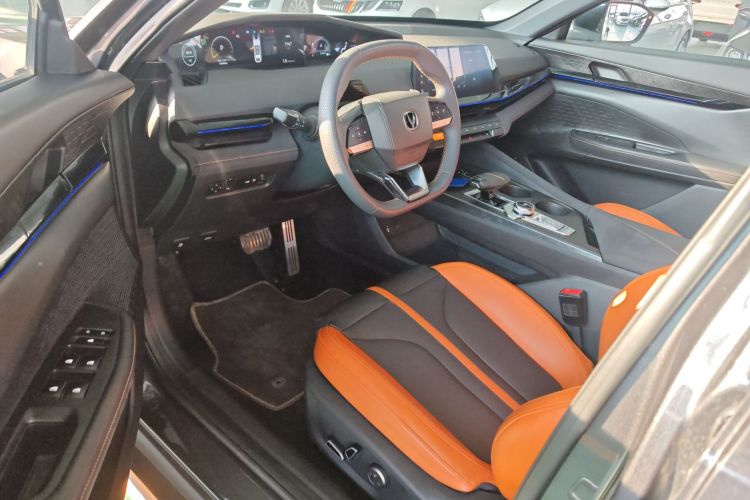 长安UNI-V 2024款 1.5T 尊贵运动型中控内饰20