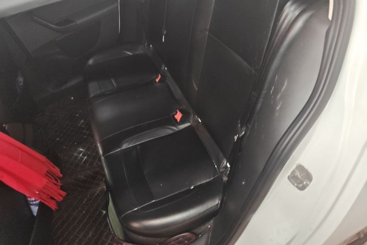 观致3 2018款 三厢 1.6L 自动领先型中控内饰21