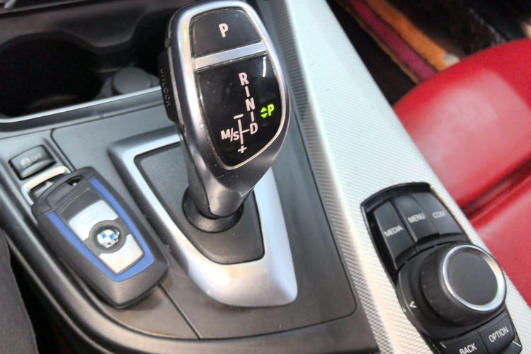 宝马3系 2019款 320i M运动套装中控内饰18