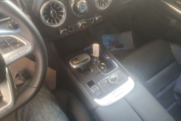 北京越野 北京BJ40 2023款 2.0T 自动四驱城市猎人版侠客型中控内饰18