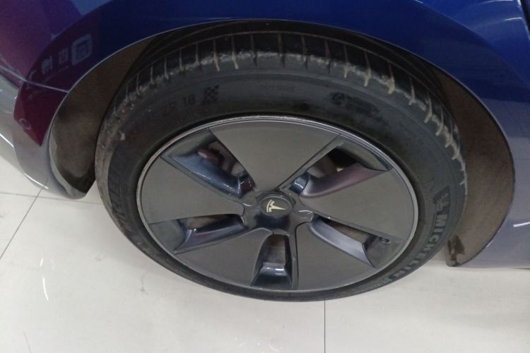 特斯拉 Model 3 2022款 后轮驱动版车身外观6008