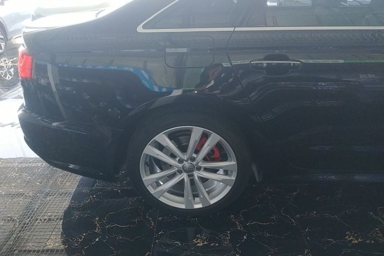 奥迪A6L 2018款 30周年年型 45 TFSI quattro 运动型车身外观6008