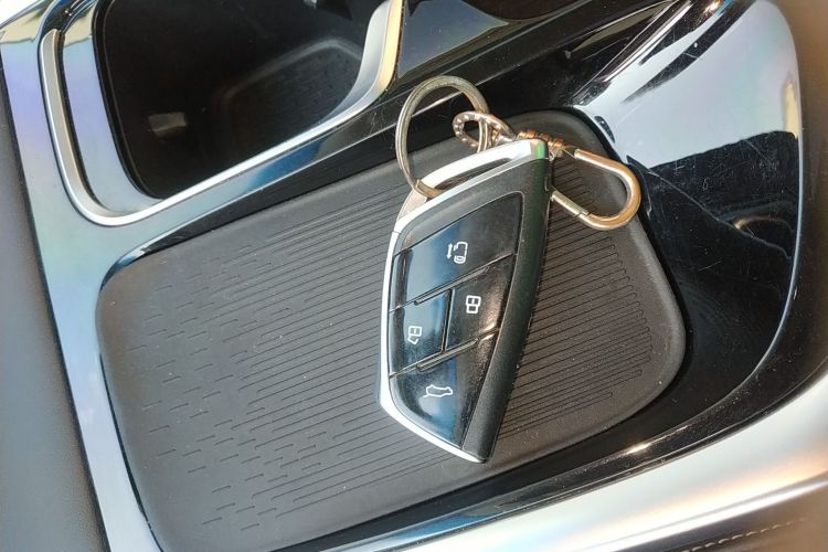 上汽大通MAXUS 大通G90 2022款 2.0T 星辰七座版中控内饰11