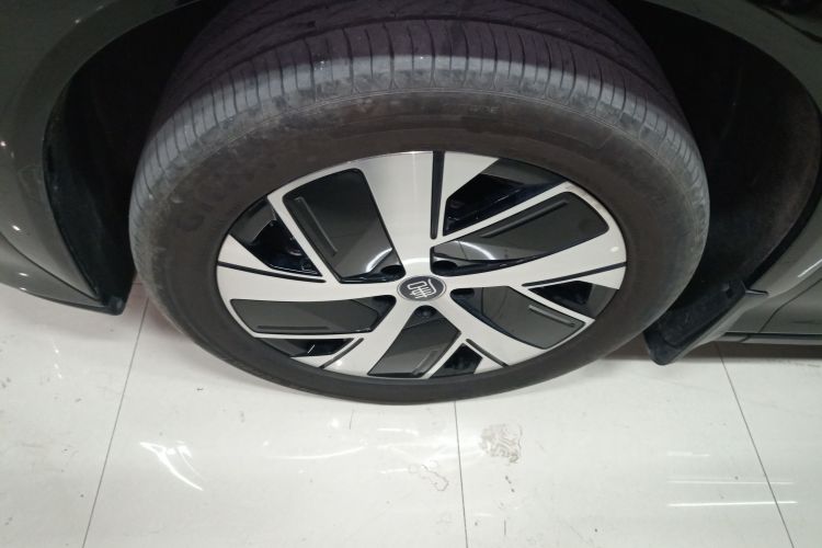 比亚迪 唐L 2025款 DM 215KM激光雷达旗舰型车身外观6007