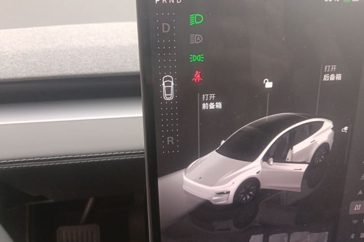 特斯拉 Model Y L 2025款 长续航全轮驱动版中控内饰18