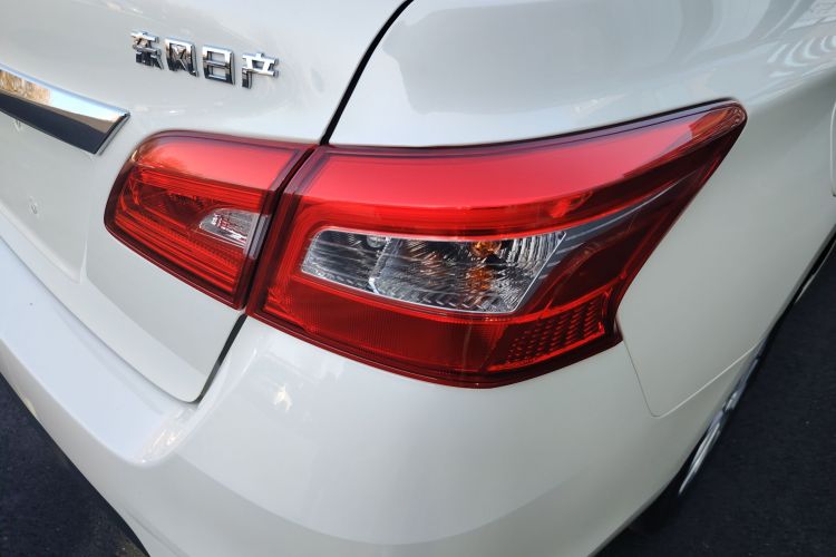 日产 轩逸 2024款 改款 经典 1.6XE CVT舒适版车身外观6006