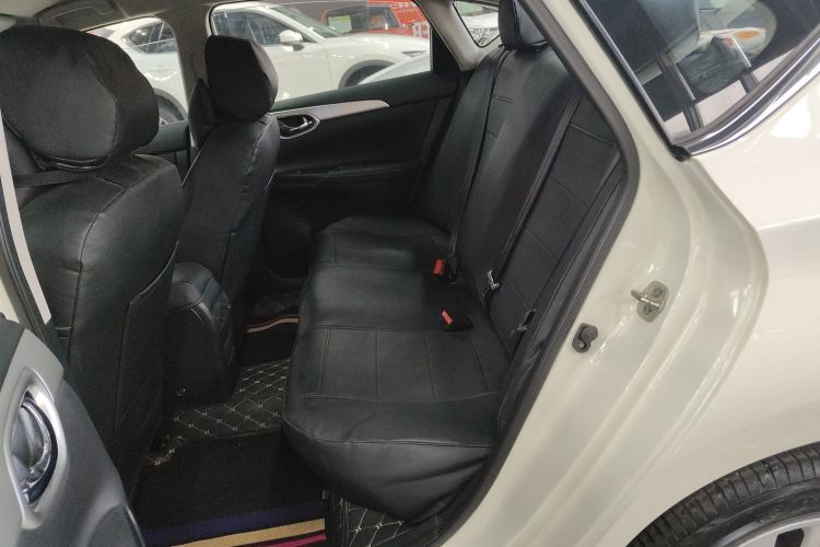 日产 轩逸 2024款 改款二 经典 1.6XE CVT舒适版中控内饰7004