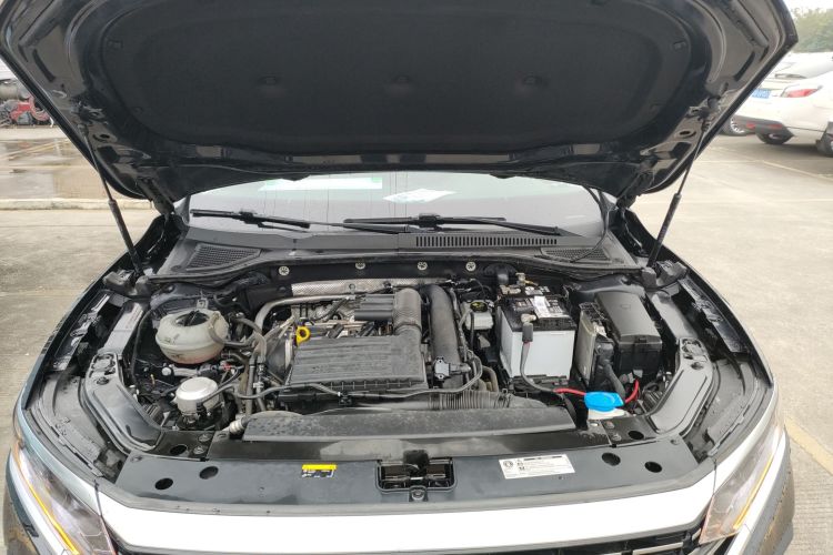 大众 帕萨特 2022款 280TSI 商务版机舱底盘24