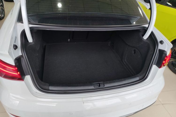 奥迪A3 2020款 Limousine 35 TFSI 时尚型 国VI机舱底盘23