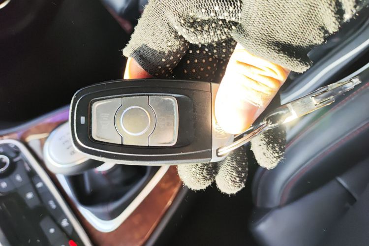 哈弗H6 2015款 改款 运动版 1.5T 手动两驱精英型中控内饰7001