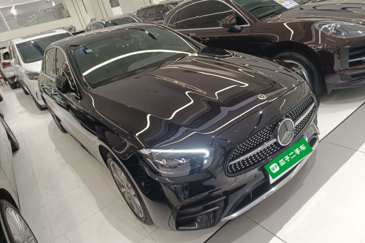 奔驰E级 2023款 改款 E 300 L 运动豪华型车身外观3