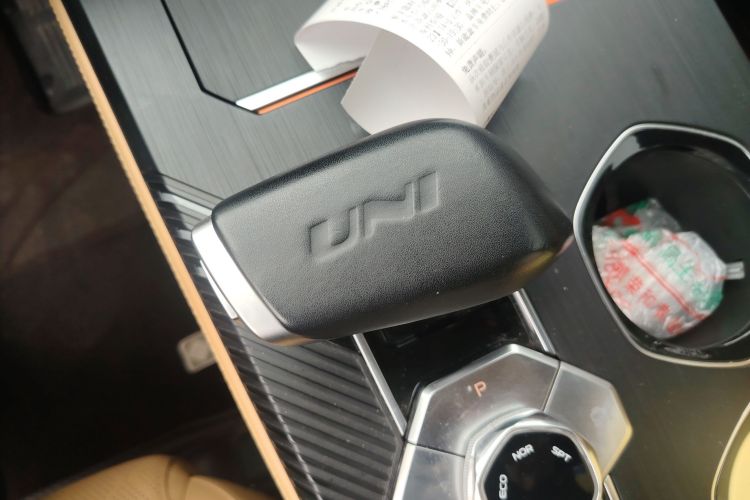 长安UNI-K 2021款 2.0T 卓越型中控内饰18