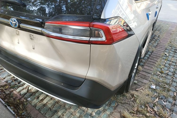 丰田 威兰达 2020款 双擎 2.5L E-CVT两驱豪华版车身外观6001