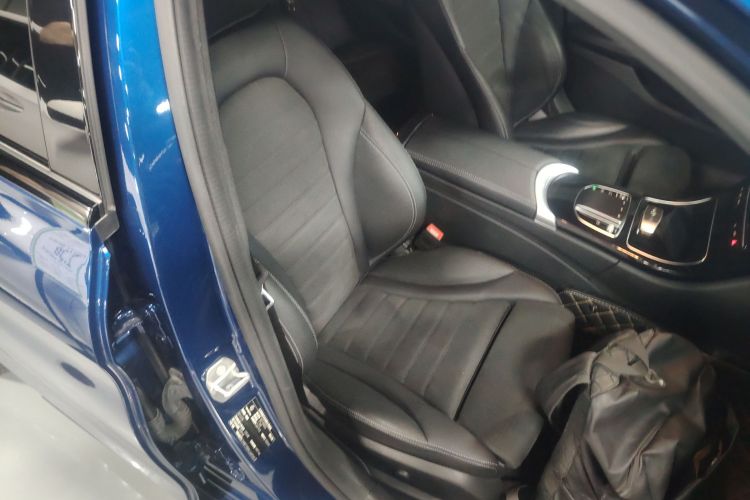 奔驰C级 2020款 C 260 运动版局部细节41