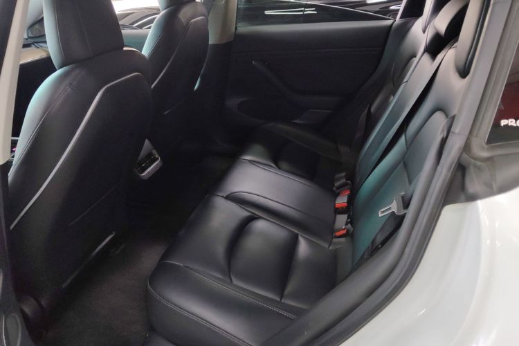 特斯拉 Model 3 2022款 后轮驱动版中控内饰21