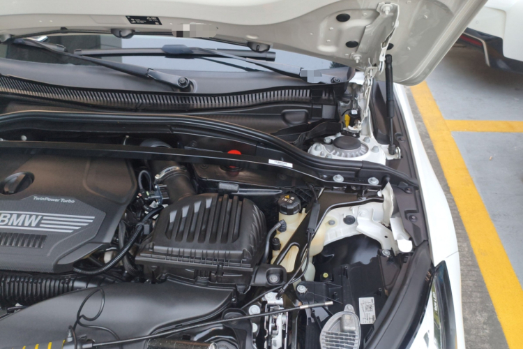 宝马2系(进口) 2023款 225i 四门轿跑车 M运动套装机舱底盘26