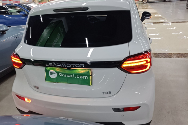 零跑汽车 零跑T03 2023款 200轻享版车身外观6