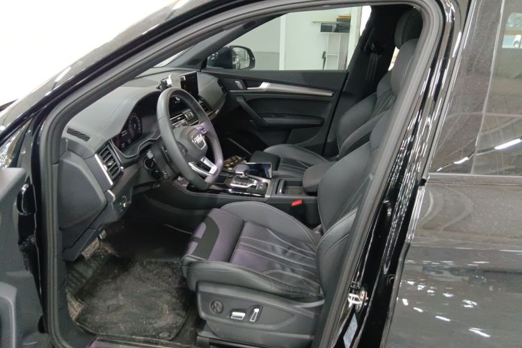 奥迪Q5L 2024款 45 TFSI 豪华动感型中控内饰19