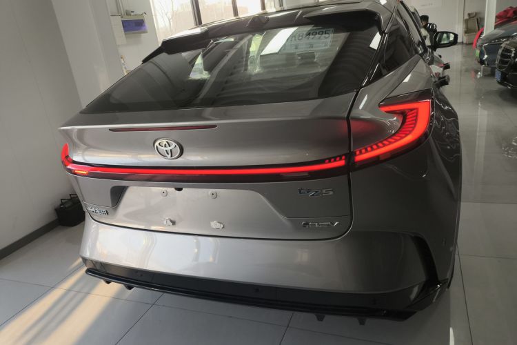 丰田bZ5 2025款 550 PRO智行版车身外观6