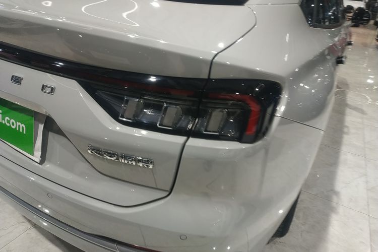 福特 蒙迪欧 2023款 EcoBoost 180 豪华型车身外观9